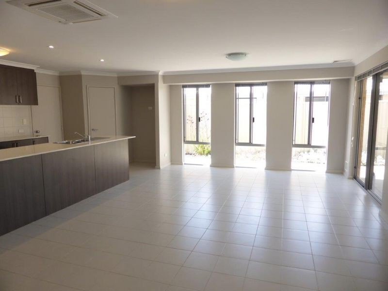 36 Sorrento Turn, Secret Harbour WA 6173