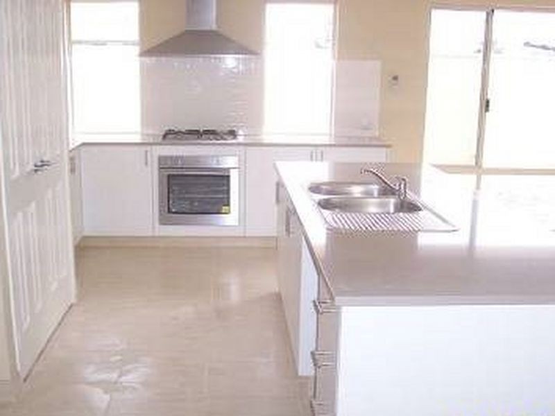 6 Lorne Bend, Secret Harbour WA 6173