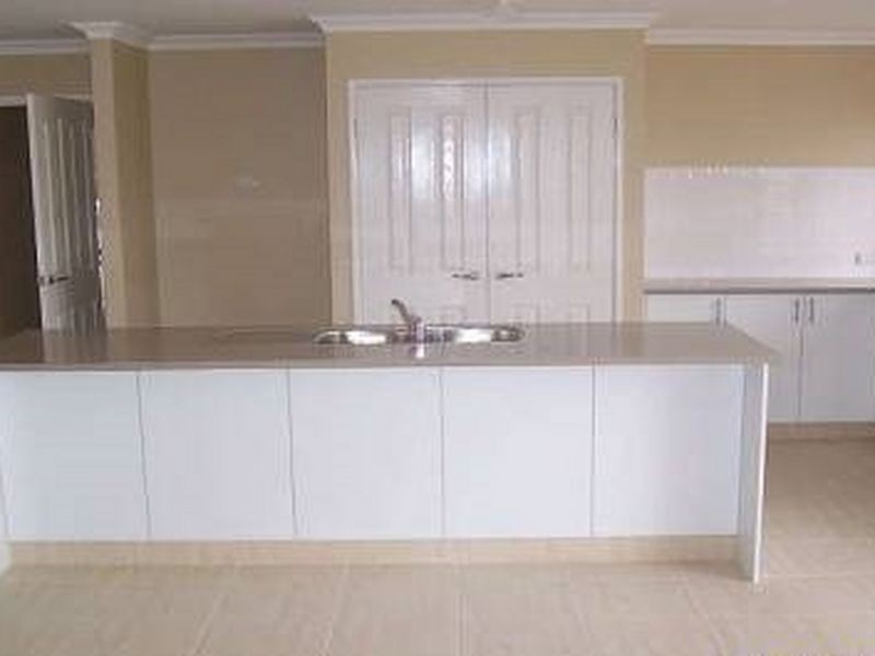 6 Lorne Bend, Secret Harbour WA 6173