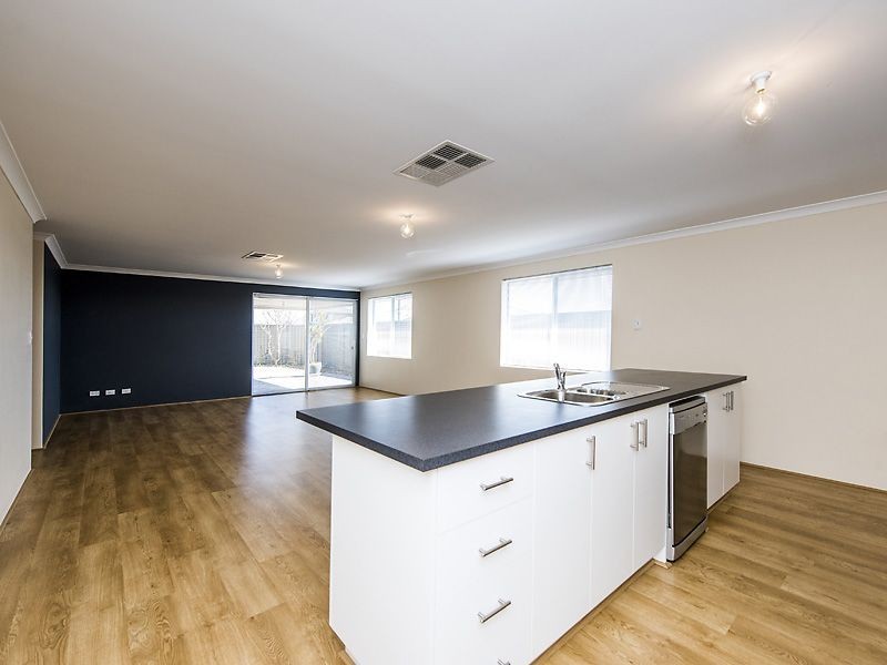 15 Gladstonbury Parade, Baldivis WA 6171