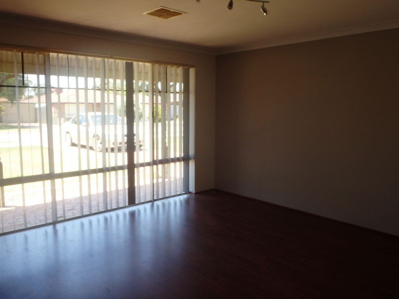 6 Salcombe Way, Warnbro WA 6169
