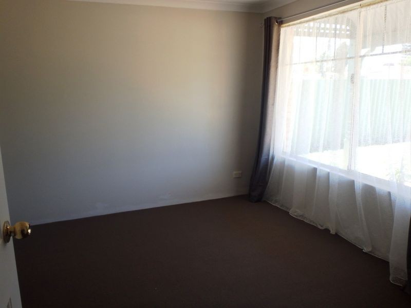 6 Salcombe Way, Warnbro WA 6169