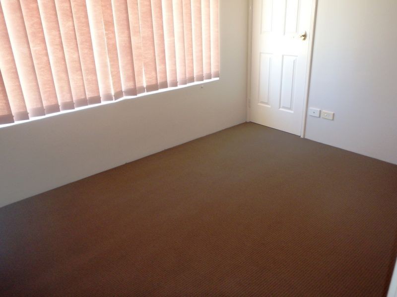 6 Salcombe Way, Warnbro WA 6169