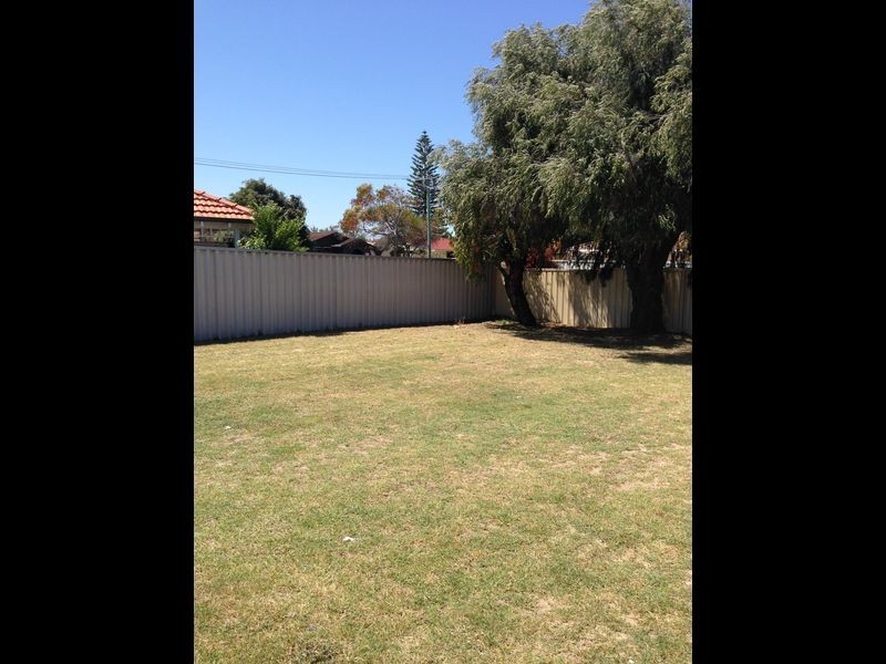 13 Andros Road, Safety Bay WA 6169