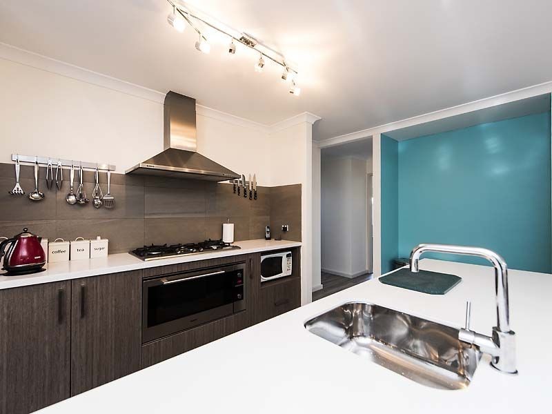 8 Mckail way, Baldivis WA 6171