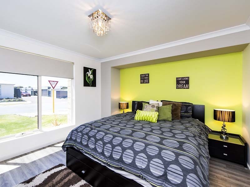 8 Mckail way, Baldivis WA 6171