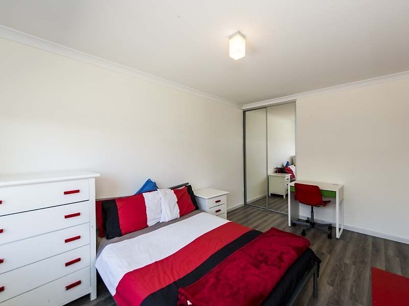 8 Mckail way, Baldivis WA 6171