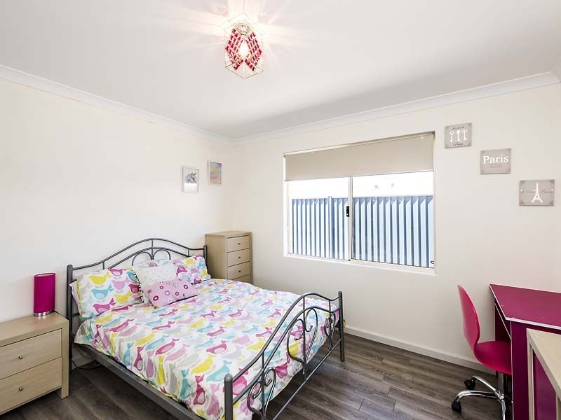 8 Mckail way, Baldivis WA 6171