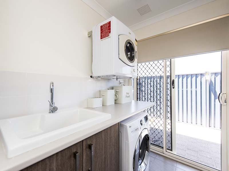 8 Mckail way, Baldivis WA 6171