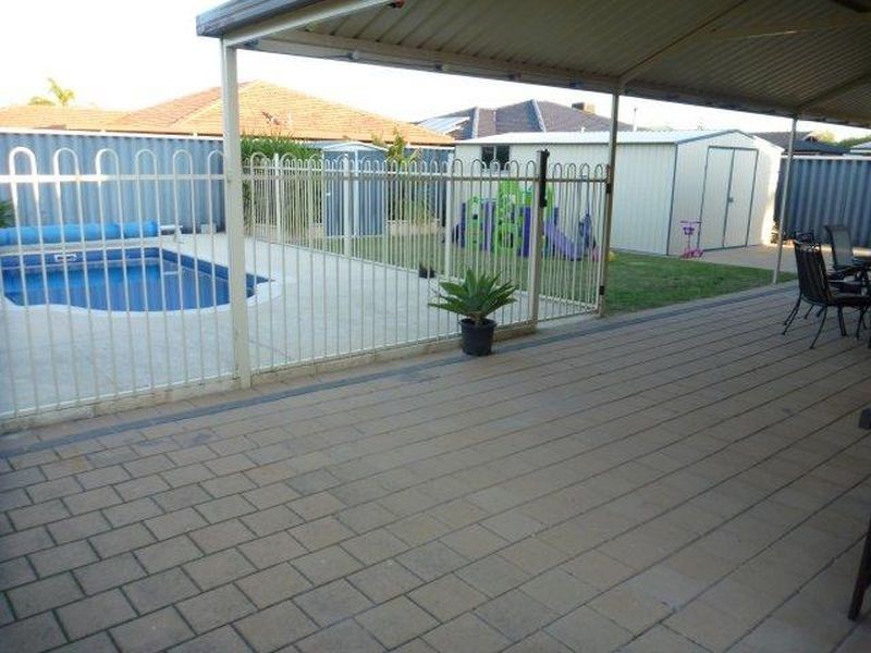 8 Pulsano Mews, Secret Harbour WA 6173