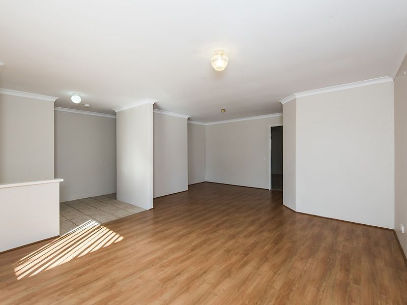 4 Oceanic Court, Port Kennedy WA 6172