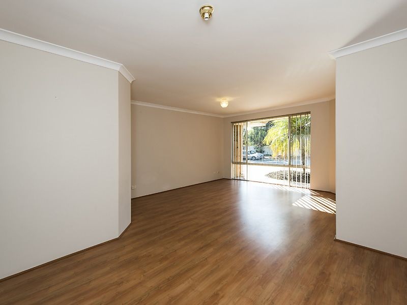 4 Oceanic Court, Port Kennedy WA 6172