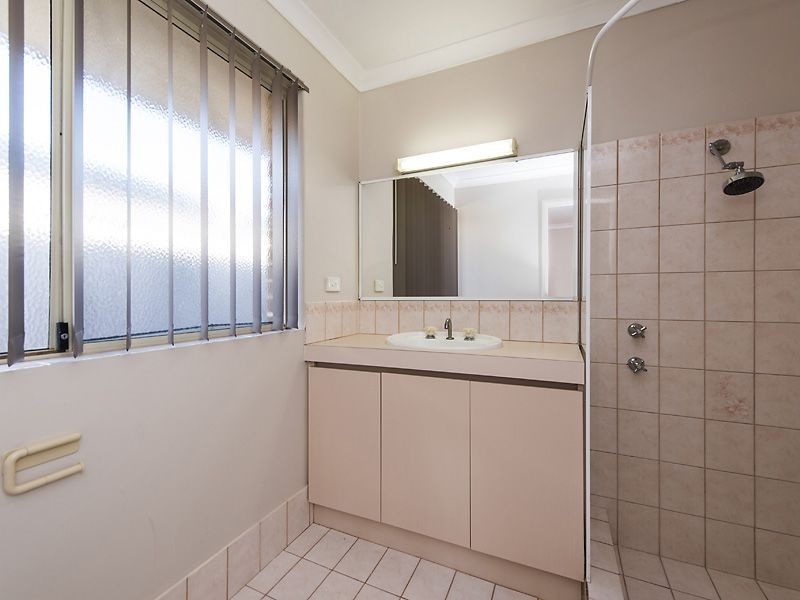 4 Oceanic Court, Port Kennedy WA 6172