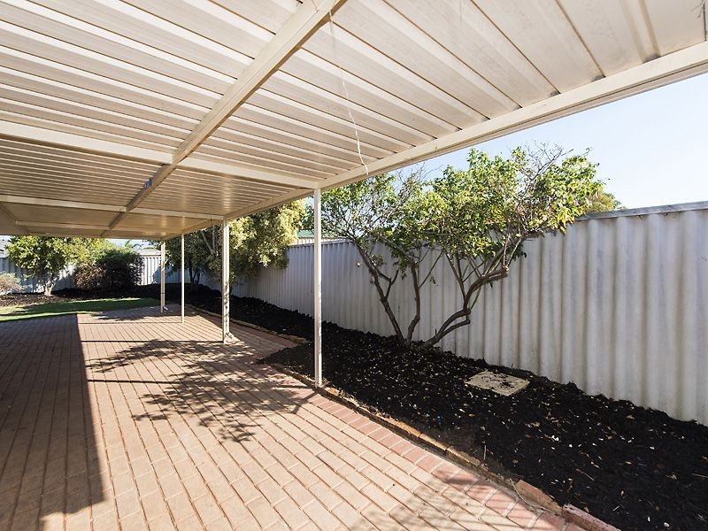 4 Oceanic Court, Port Kennedy WA 6172