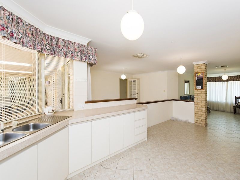 12 Sheathbill Court, Safety Bay WA 6169