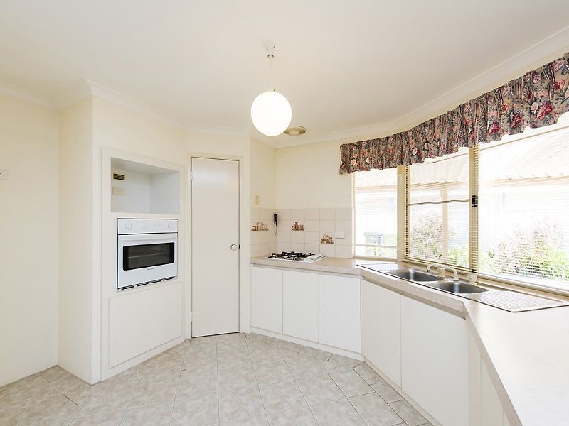 12 Sheathbill Court, Safety Bay WA 6169