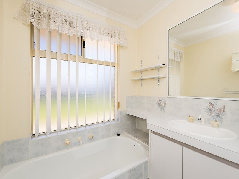 12 Sheathbill Court, Safety Bay WA 6169