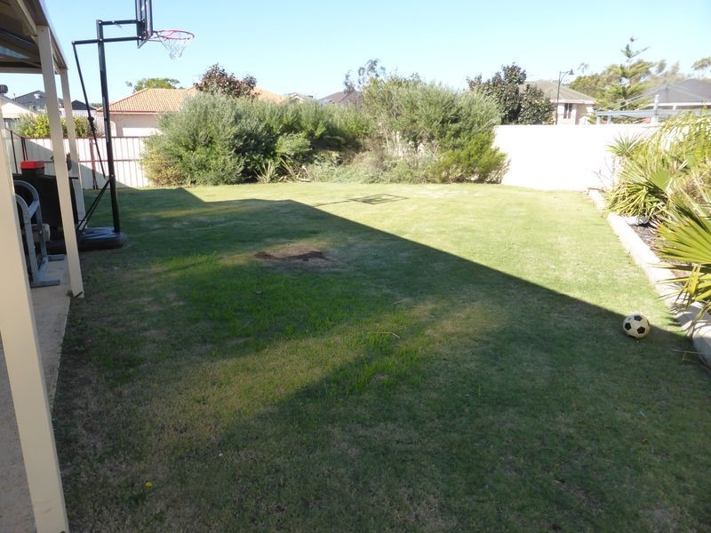 16 Maroubra Parade, Secret Harbour WA 6173