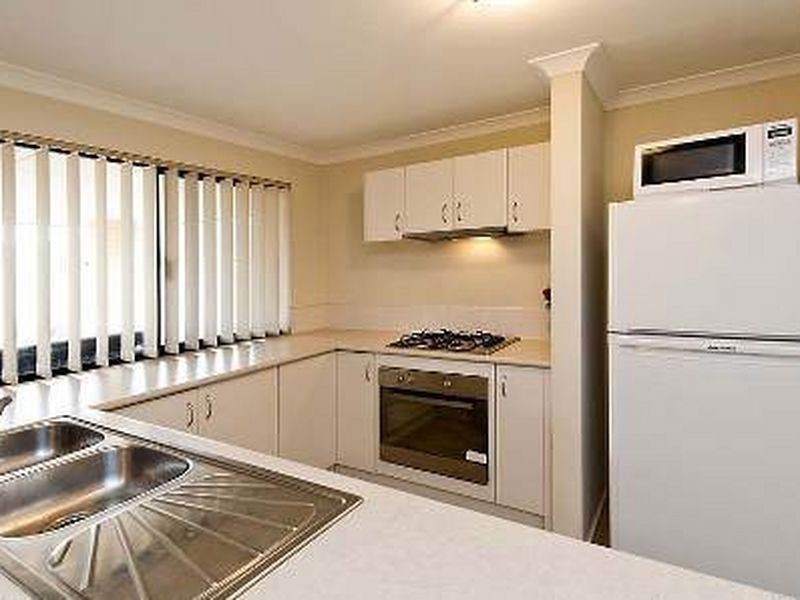 66 Mandalay Bend, Secret Harbour WA 6173