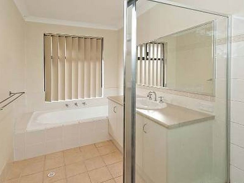 66 Mandalay Bend, Secret Harbour WA 6173