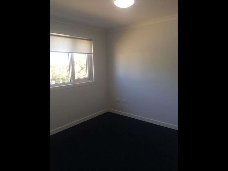 8/18 Thorpe Street, Rockingham WA 6168