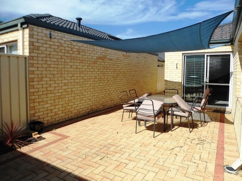 1/5 Crusoe Link, Secret Harbour WA 6173