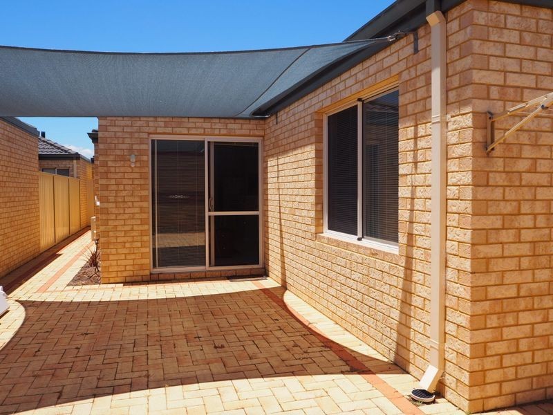 1/5 Crusoe Link, Secret Harbour WA 6173