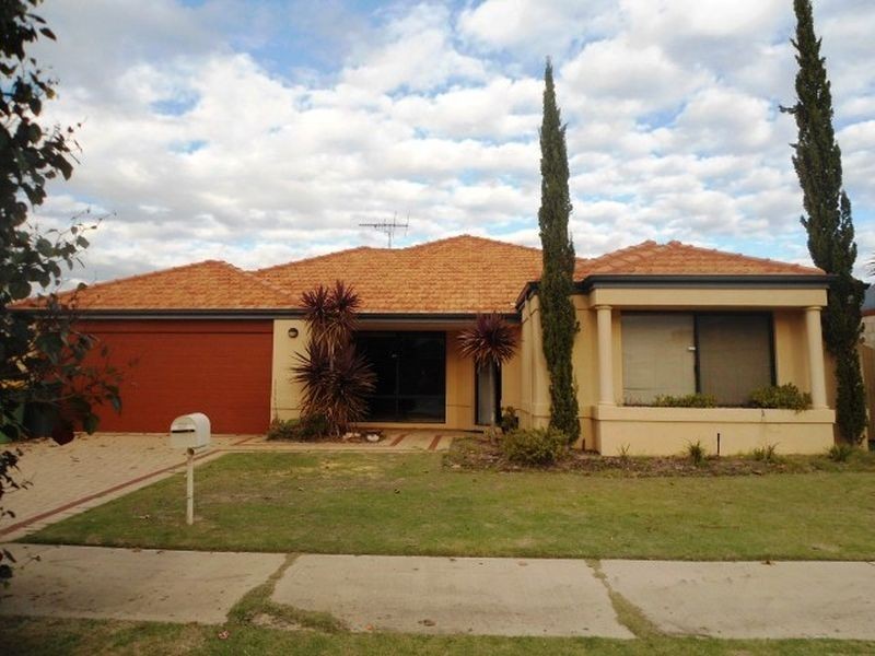 25 Coffs Bend, Secret Harbour WA 6173