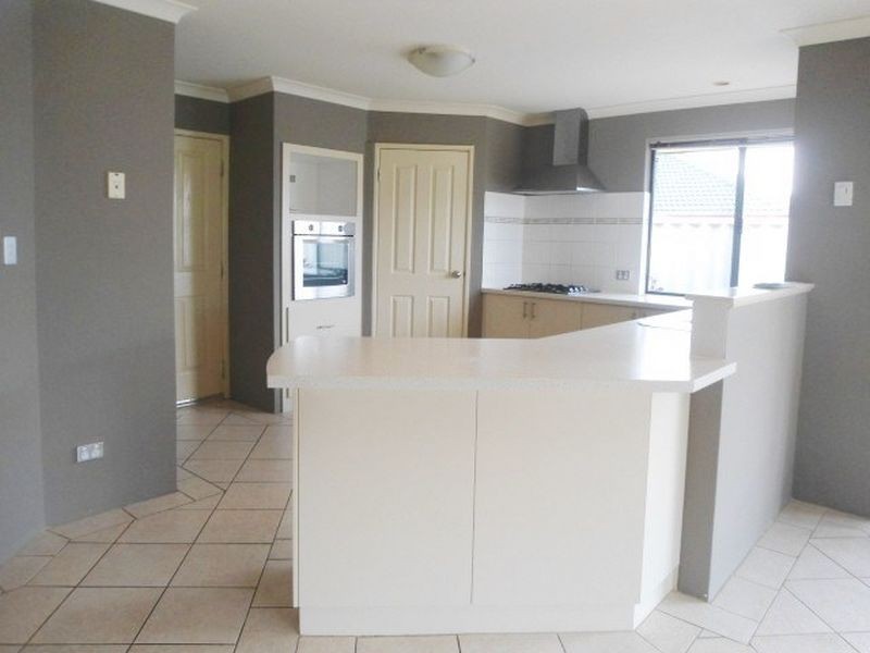 25 Coffs Bend, Secret Harbour WA 6173