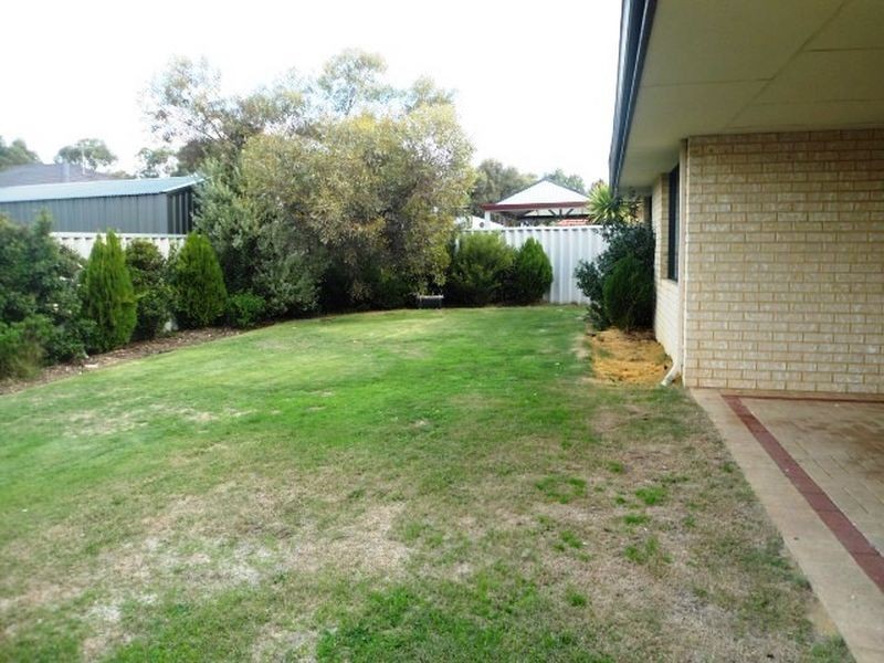 25 Coffs Bend, Secret Harbour WA 6173
