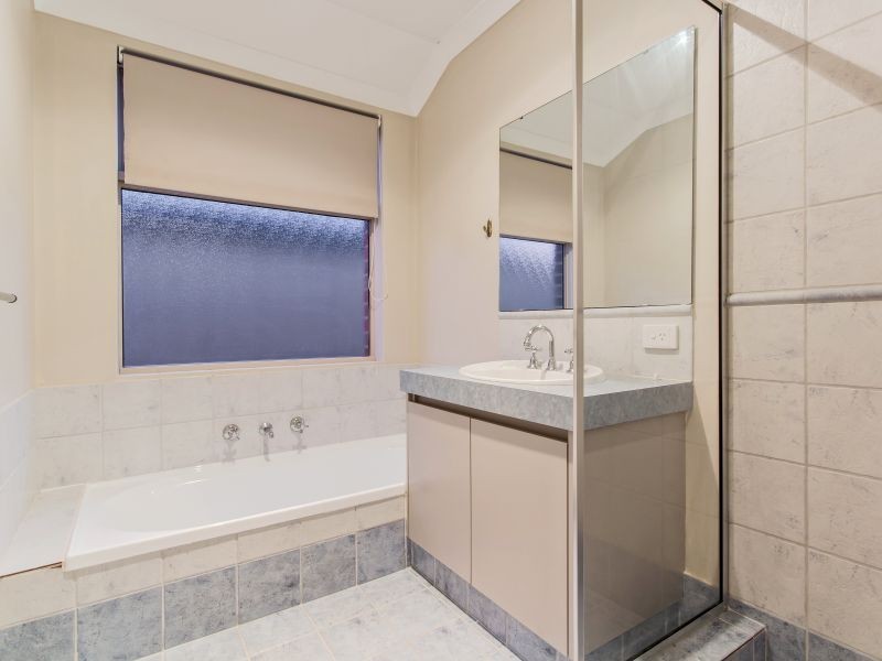 24 Bopeechee Way, Port Kennedy WA 6172