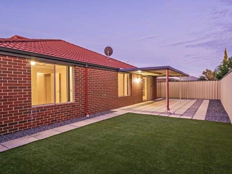 24 Bopeechee Way, Port Kennedy WA 6172