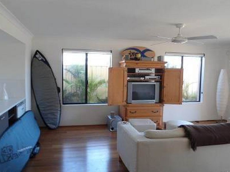 28 Hassars Road, Secret Harbour WA 6173