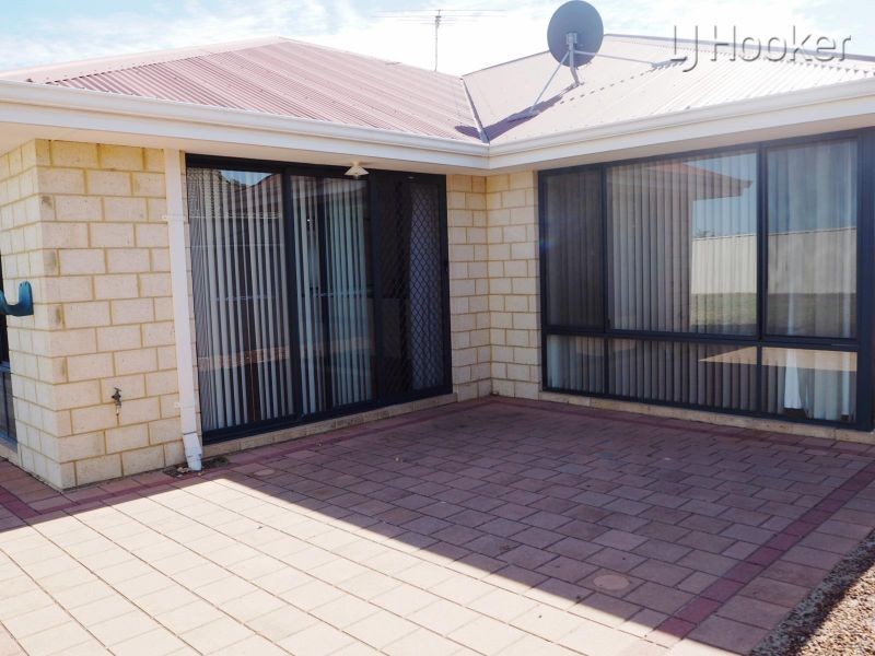 76 Endeavour Drive, Port Kennedy WA 6172