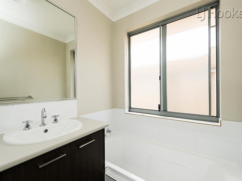 11b Coodanup drive, Dudley Park WA 6210