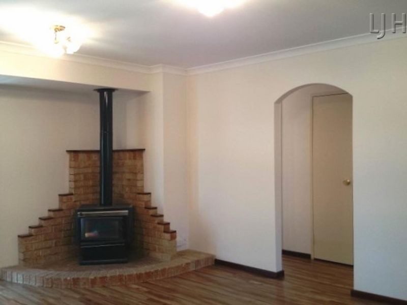 8 Moresby Grove, Rockingham WA 6168