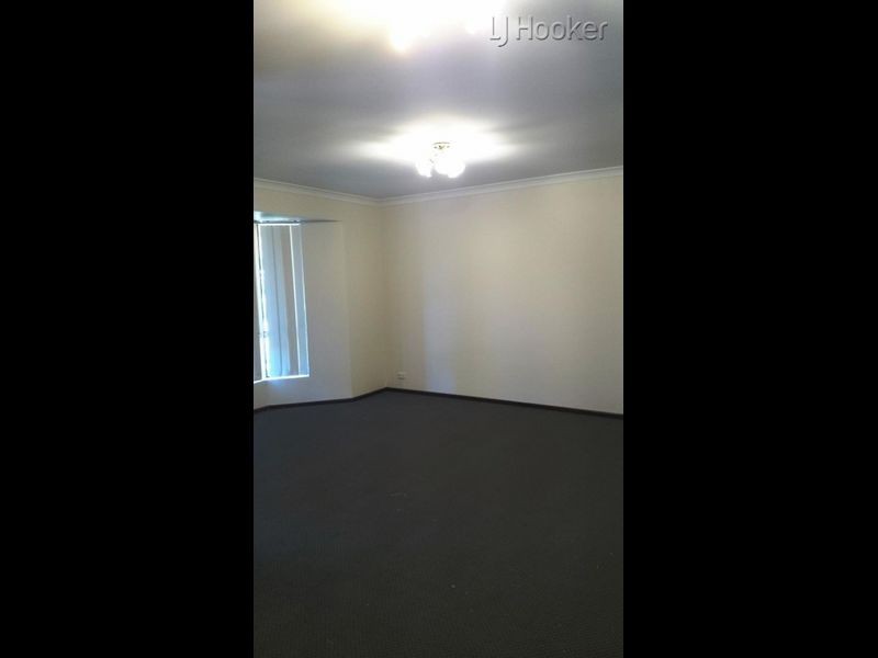 8 Moresby Grove, Rockingham WA 6168