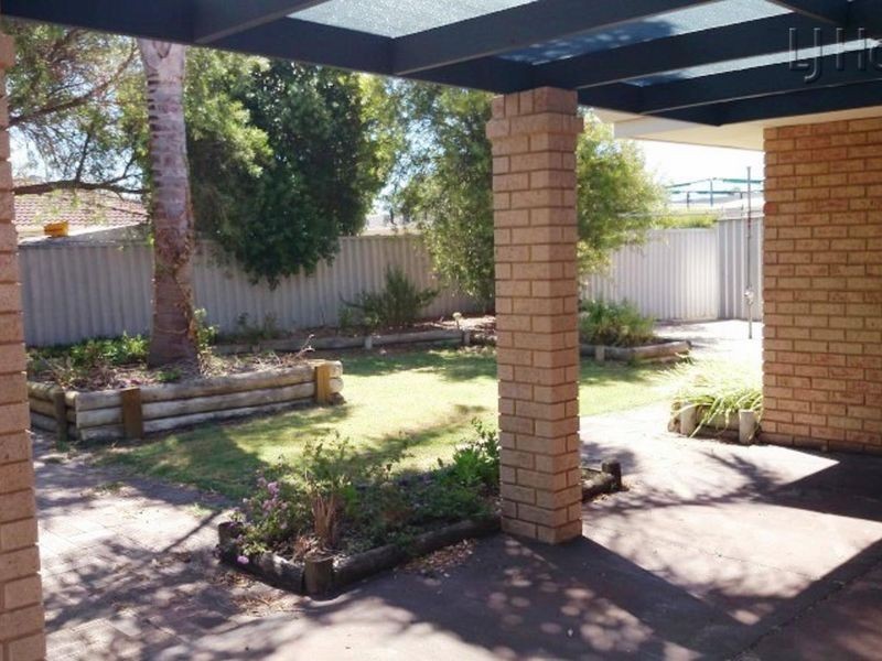 8 Moresby Grove, Rockingham WA 6168