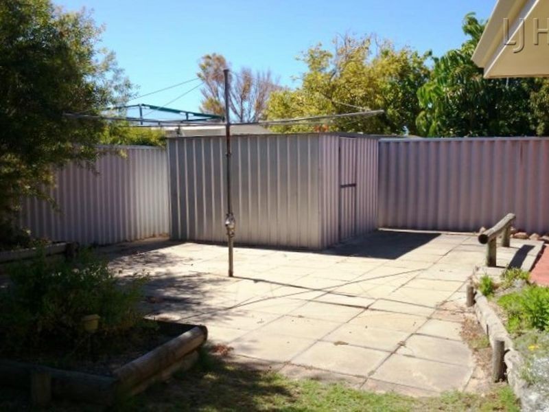 8 Moresby Grove, Rockingham WA 6168