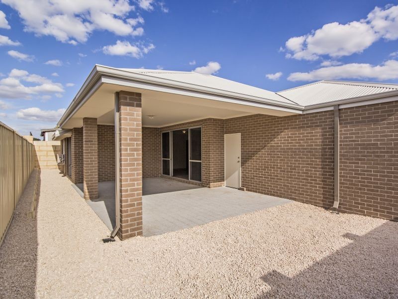8A McKenzie Road, Shoalwater WA 6169