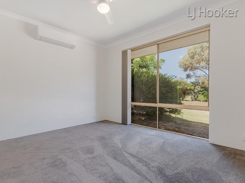 16 Roundhill Drive, Port Kennedy WA 6172
