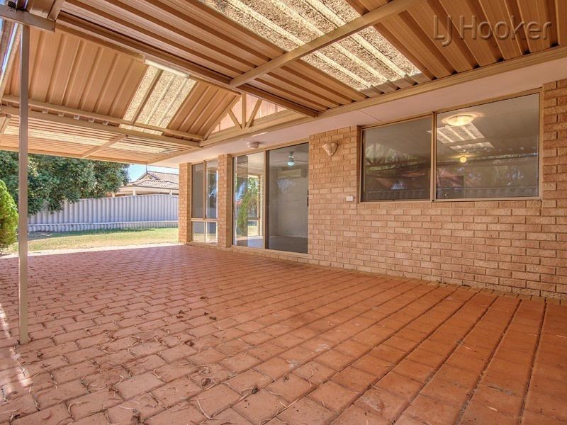 16 Roundhill Drive, Port Kennedy WA 6172