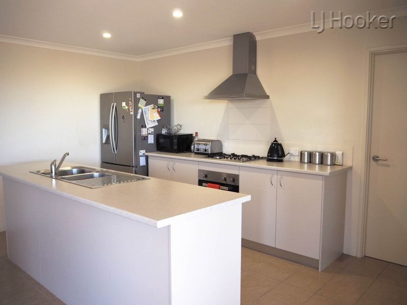 16 Carcione Avenue, Secret Harbour WA 6173