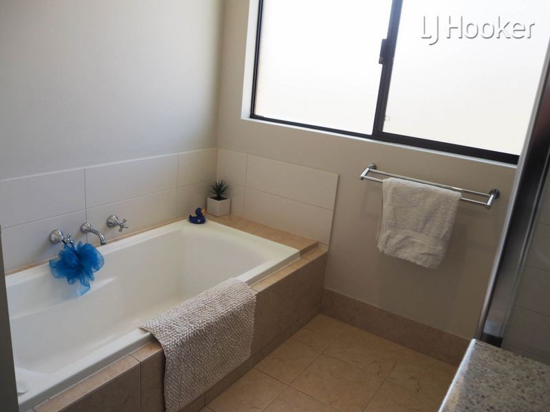 16 Carcione Avenue, Secret Harbour WA 6173