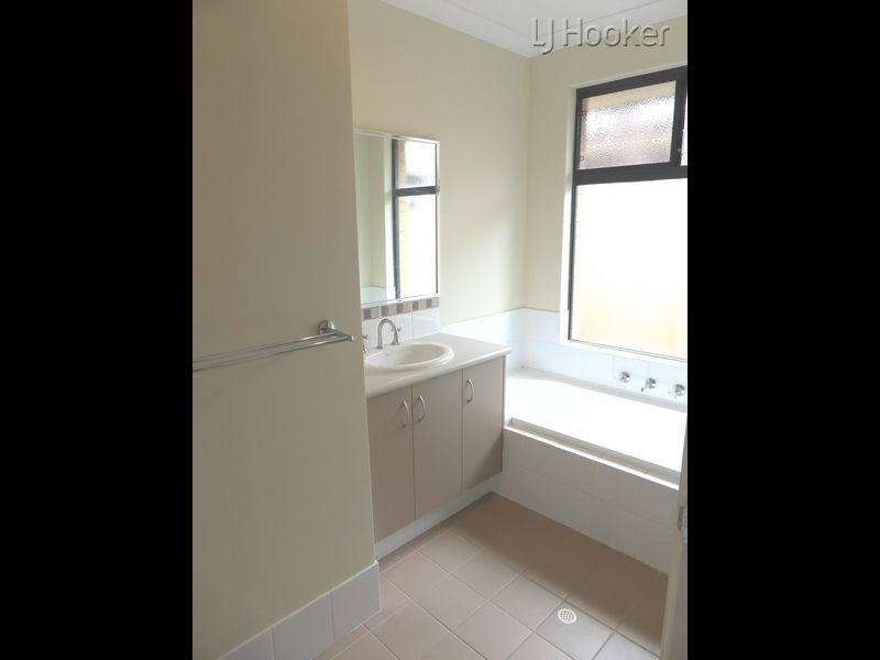 29 Lucky Bay Road, Secret Harbour WA 6173