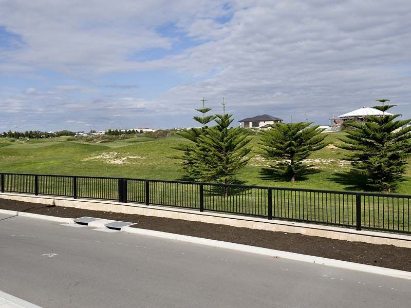 26 Blacksheer Green, Secret Harbour WA 6173