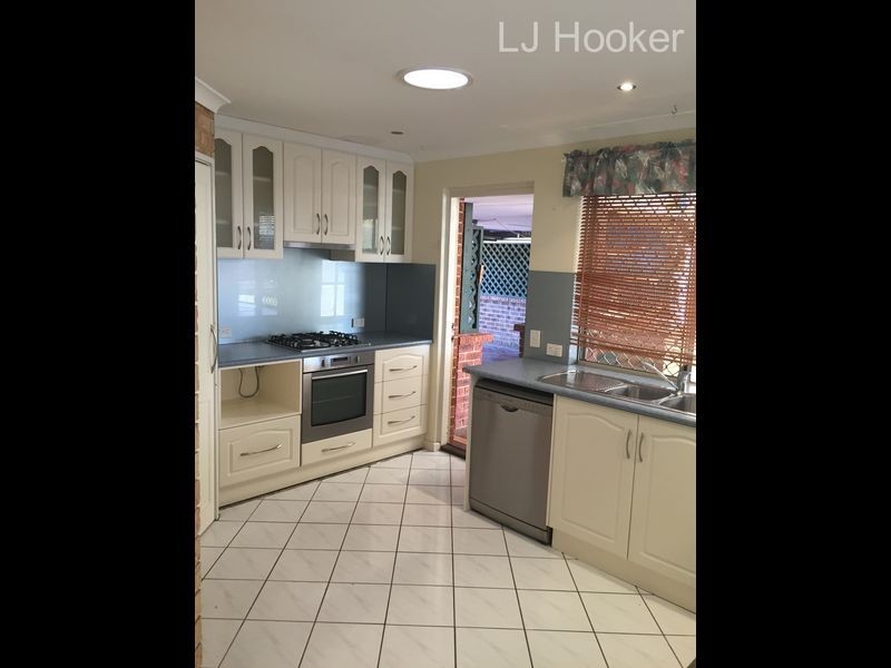 2 Kingsford Court, Port Kennedy WA 6172