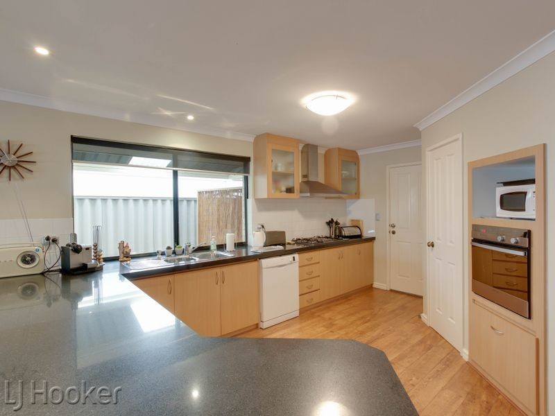 27 Saint Cloud Way, Port Kennedy WA 6172