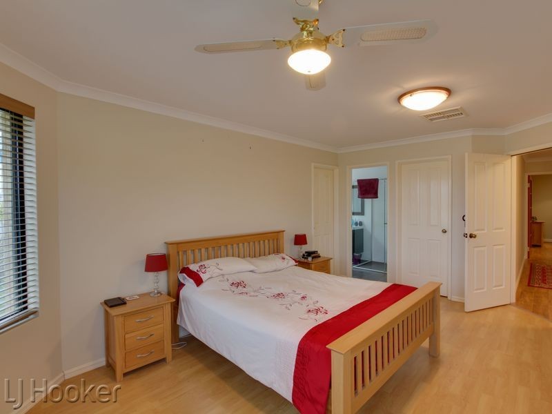 27 Saint Cloud Way, Port Kennedy WA 6172