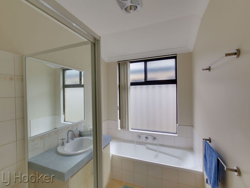 27 Saint Cloud Way, Port Kennedy WA 6172